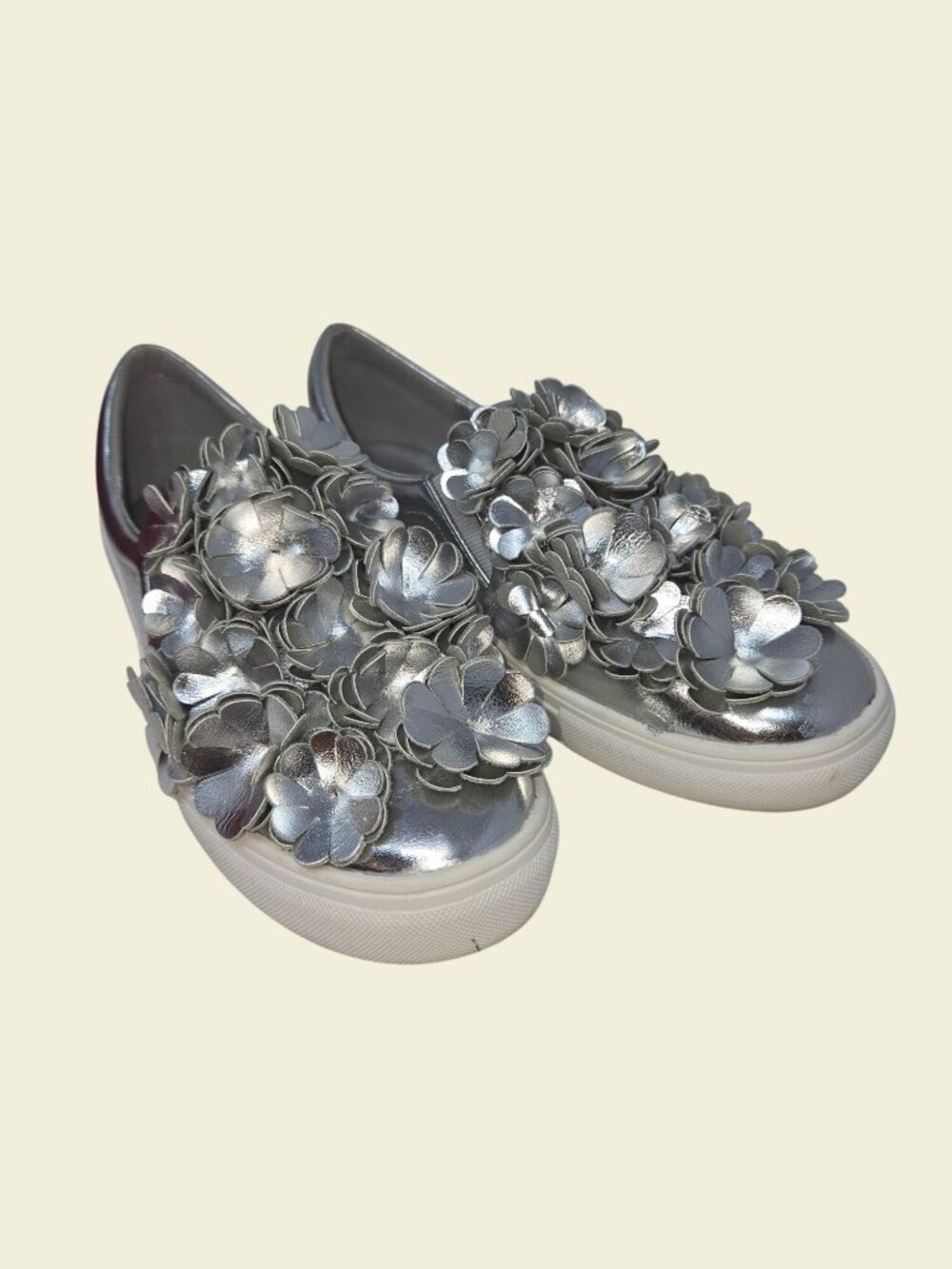 Liliana Silver Flower Embellished SlipOn Sneakers 5.5
